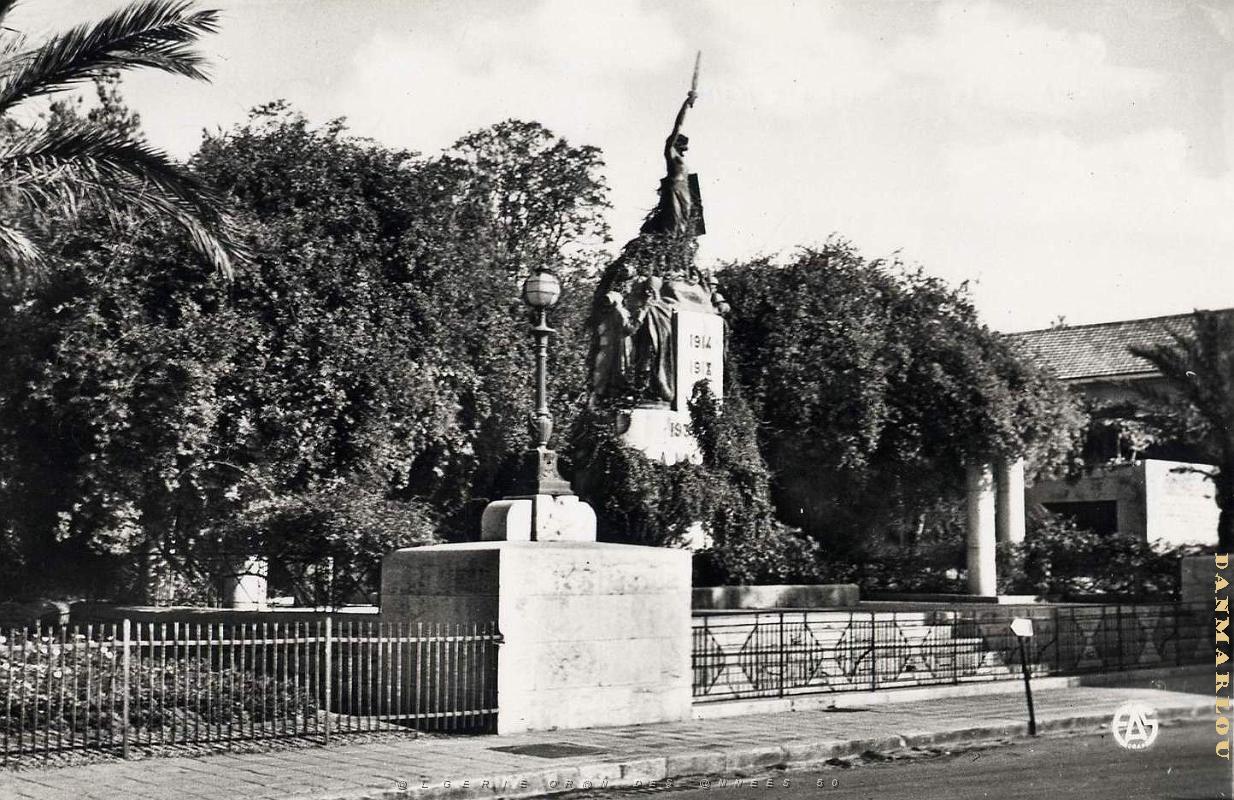 Saida 525- Monument aux morts COLLECTION DES AMIS DE ND DE SANTA CRUZ.jpg